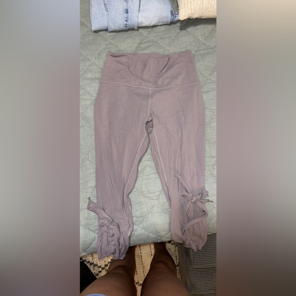 Lilac purple calve length leggings with ties at the bottom